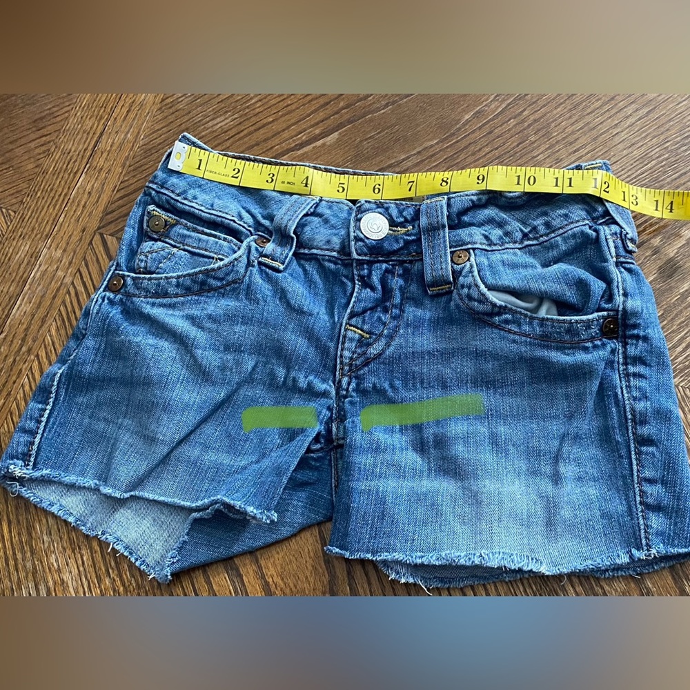 True Religion Pre-Owned Jean Shorts Size 25 “as is” - Picture 3 of 11